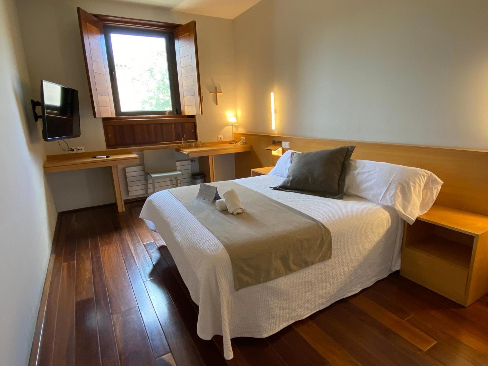 Hostatgeria De Hotel 3*