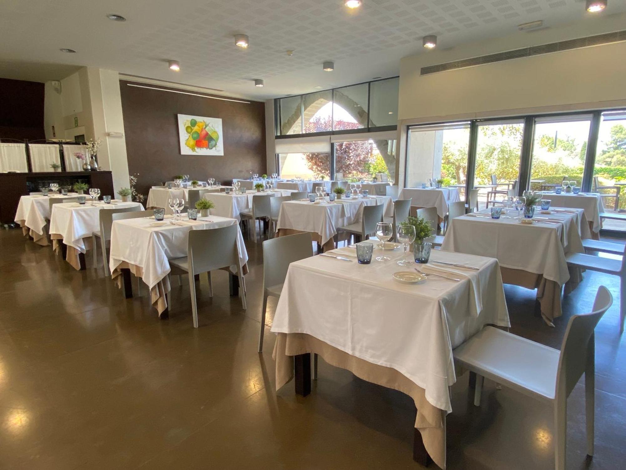 Hotel Hostatgeria De 3*